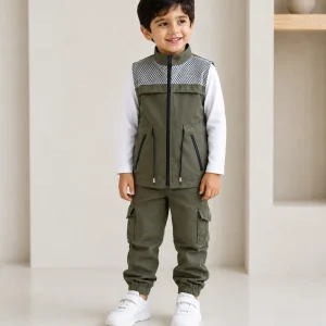 ست سبز پسرانه با جلیقه زیپ‌دار و شلوار کارگو - Image 2