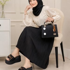 ست کیف و صندل سیاه زنانه با لژ بلند و پاپیون تزئینی - Image 2