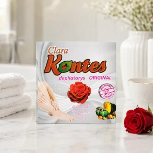 پودر موبر Clara Kontes روی سطح حمام کنار حوله و گل سرخ