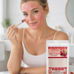 استفاده از ماسک پودری انار روی صورت با براش